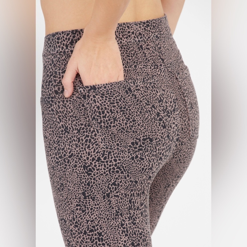 NEW SPANX - Jean-ish Leggings - Picture 4 of 13